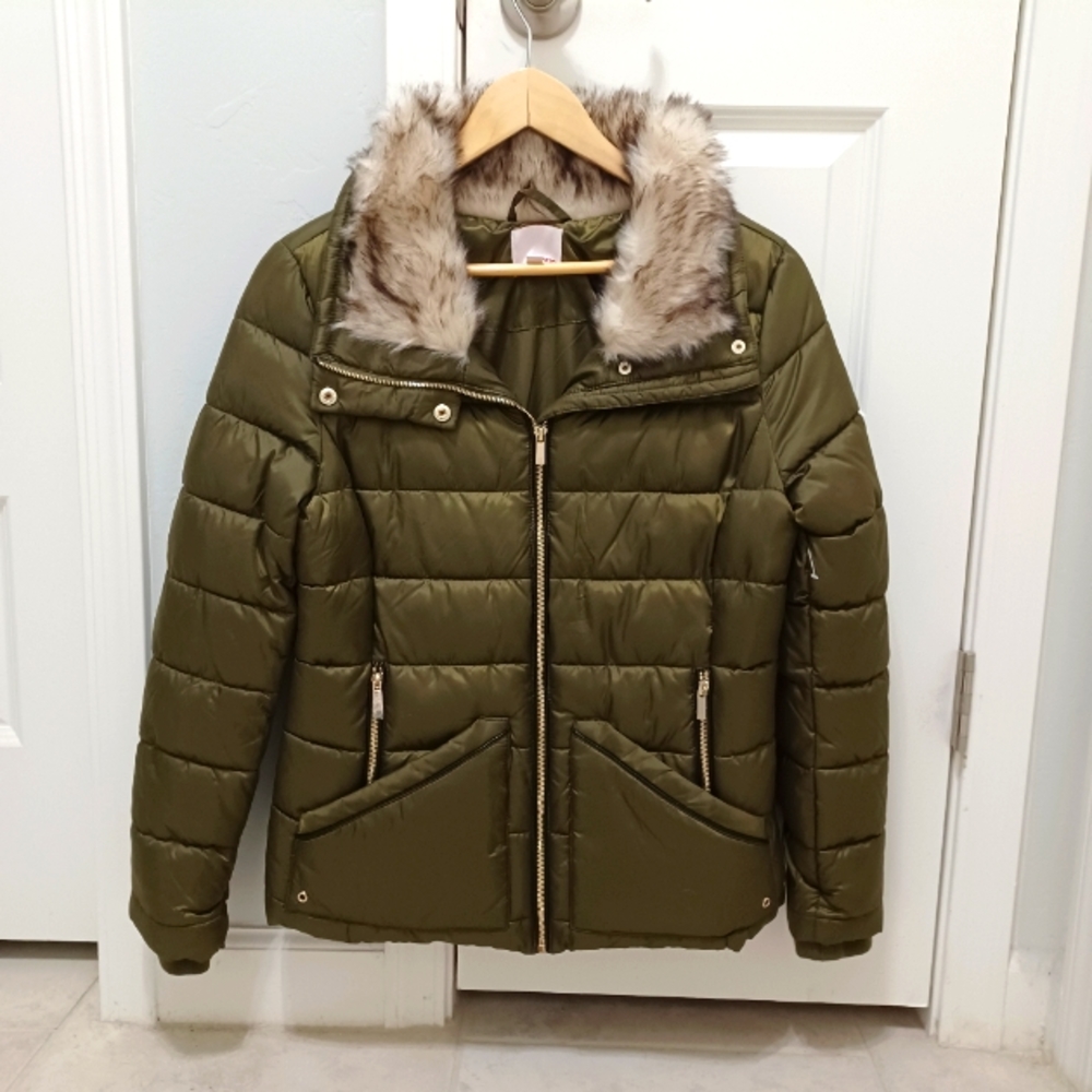 BONGO Olive Green Faux Fur Collar Size Medium Puffer Jacket - LIKE NEW!